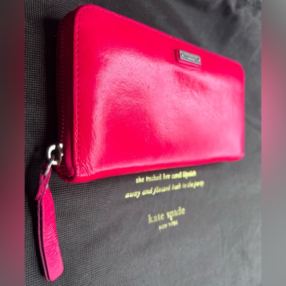 Authentic Kate Spade zippy wallet - Picture 3 of 6